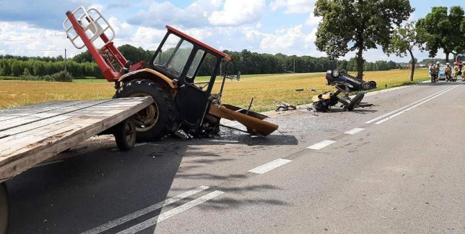Wyprzedzał na podwójnej ciągłej i uderzył w ciągnik rolniczy