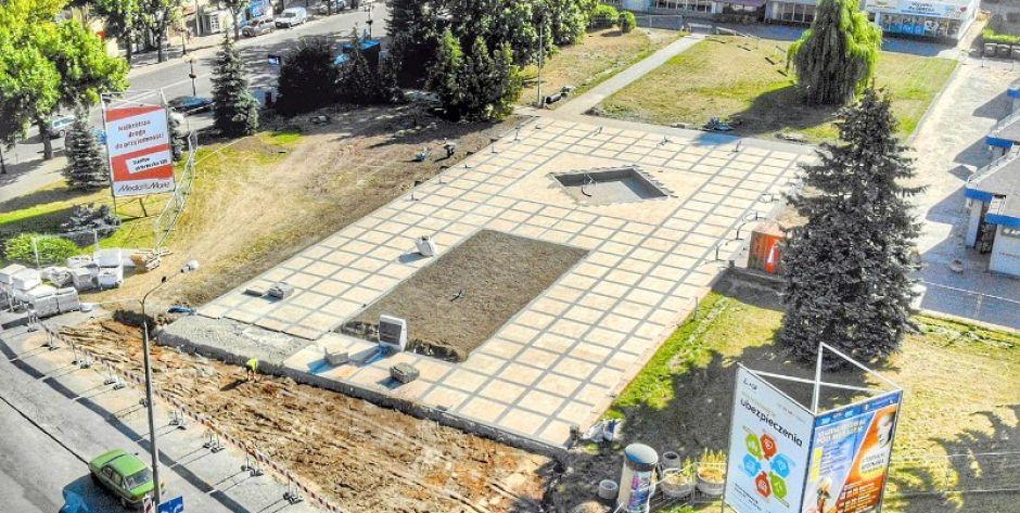 Betonoza na placu gen. Sikorskiego w Siedlcach? Prezydent mówi: Nic z tych rzeczy!