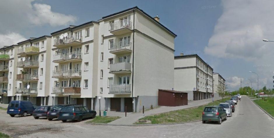Zakapturzona kobieta szukała niezamkniętych samochodów przy Dylewicza w Siedlcach