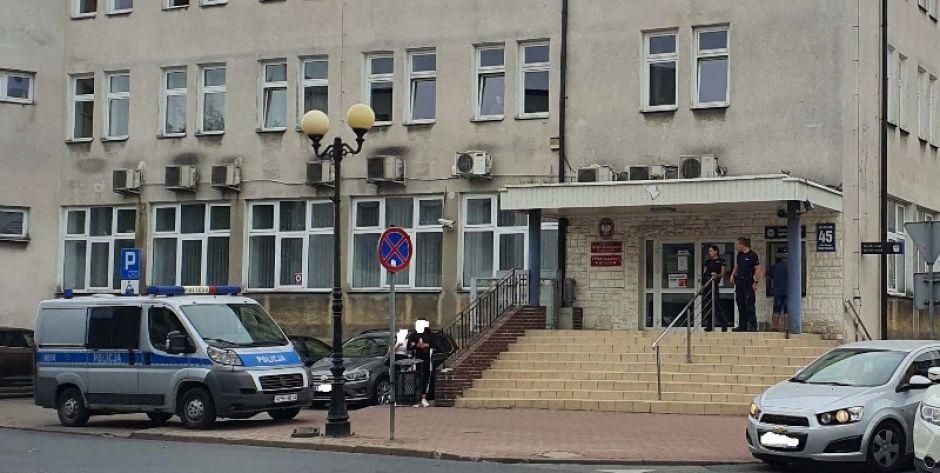 Dźgnął nożem w Urzędzie Skarbowym w Siedlcach: Napastnik został zatrzymany! 