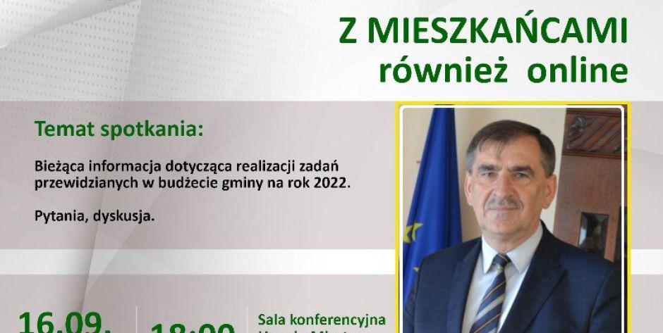 W sali konferencyjnej i online