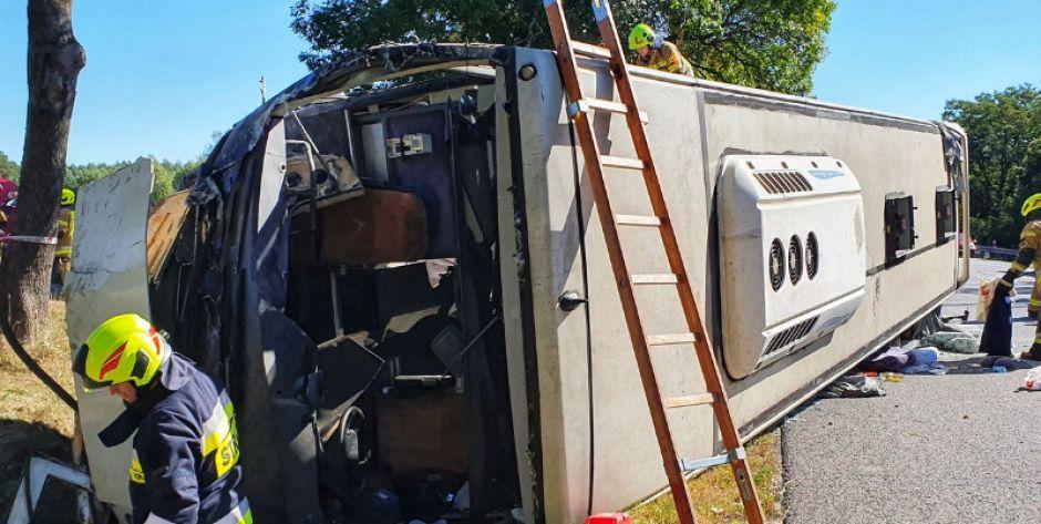 Dachowanie autobusu na Krajowej „Dwójce” - może być nawet 20 poszkodowanych! (aktualizacja, nowe zdjęcia, fakty)
