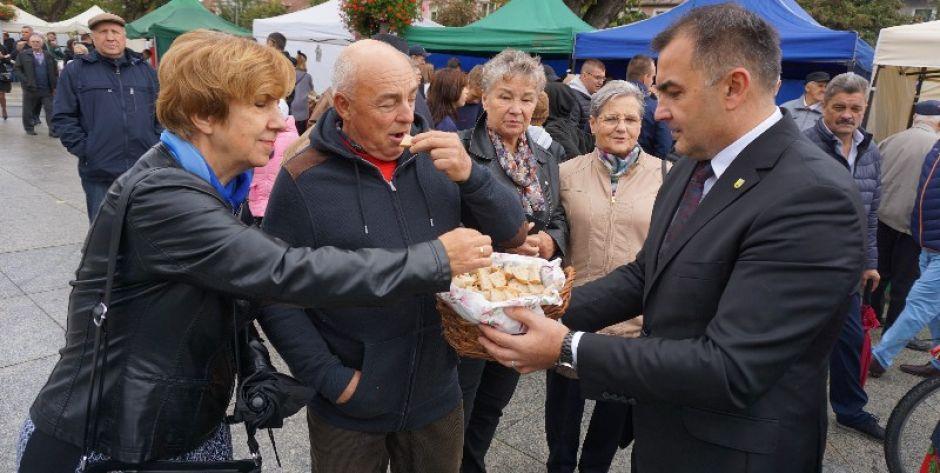 Święto w Węgrowie: Burmistrz podzielił się chlebem