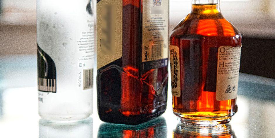 Kradły drogi alkohol. Usłyszały zarzut kradzieży i kradzieży rozbójniczej