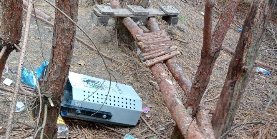 Siedlce: W lasku nad zalewem... co dwa metry śmieci i ludzka kupa