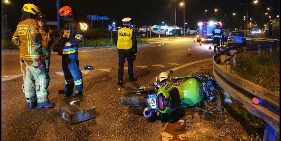 Nietrzeźwy motocyklista spowodował wypadek na rondzie w Iganiach 