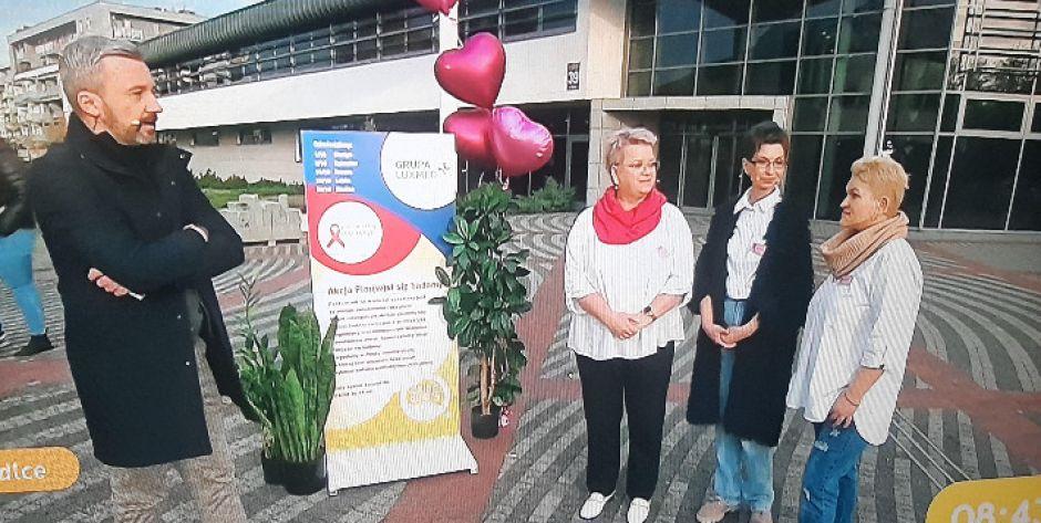 TVN na żywo z Siedlec. Do 16.00 można się badać. 