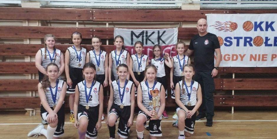 MKK Siedlce na podium I Mikołajkowego Turnieju Koszykówki 