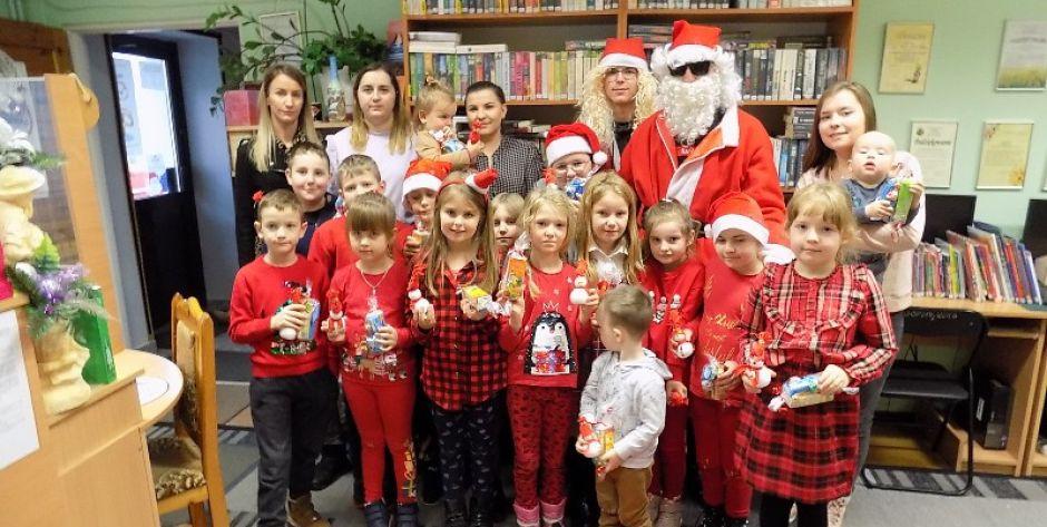 Mikołajki w bibliotece w Grębkowie 