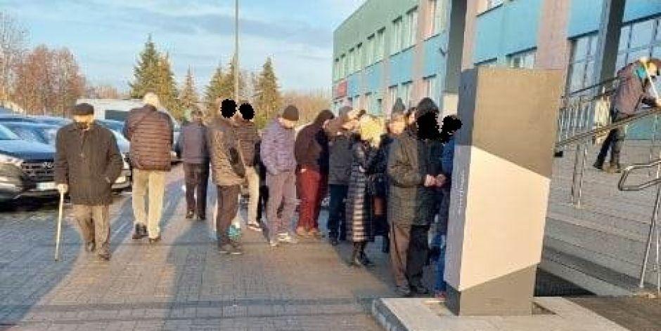 Nowy system parkingowy przy szpitalu wojewódzkim. Ludzie są wkurzeni, firma uspokaja 