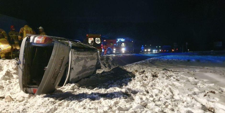 Kierowca opla wiózł cielaki. Na DK 19 w Puczycach zderzył się z ciężarówką