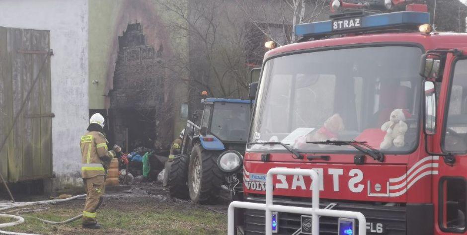 Pożar w kotłowni. Dwie osoby poszkodowane 