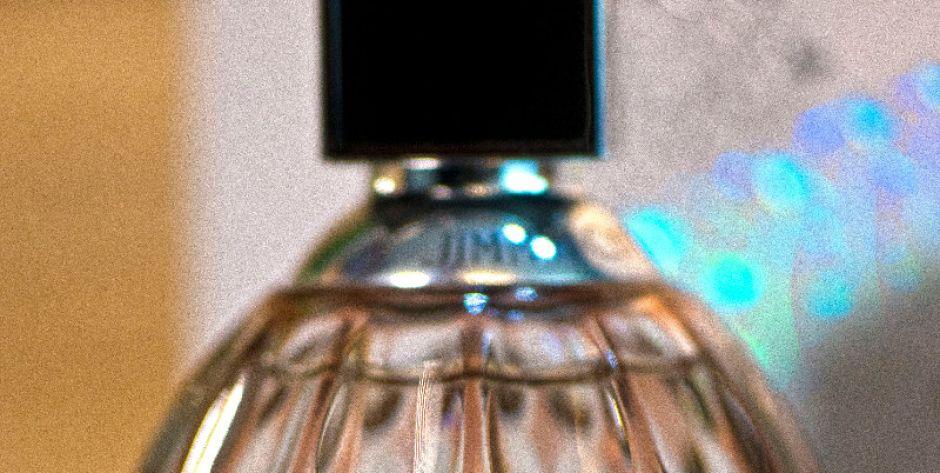 Chcieli odpowiadać za wykroczenie, załapali się  na przestępstwo. Nie znali ceny perfum? 