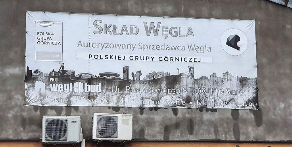 Na składach węgla gminy Siedlce zalegają góry taniego węgla. Brakuje chętnych do jego kupna!