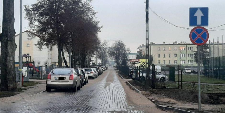 Zmiana organizacji ruchu na ul. Gospodarczej w Siedlcach. Chcieli, by ulica była jednokierunkowa, teraz  jeżdżą pod prąd...