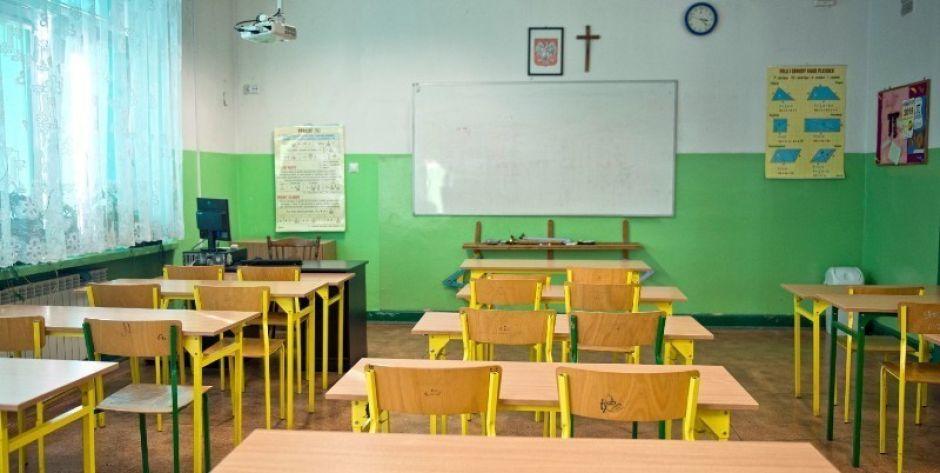 Lekcje od godziny 7.30 do 16.00, bo... brakuje nauczycieli