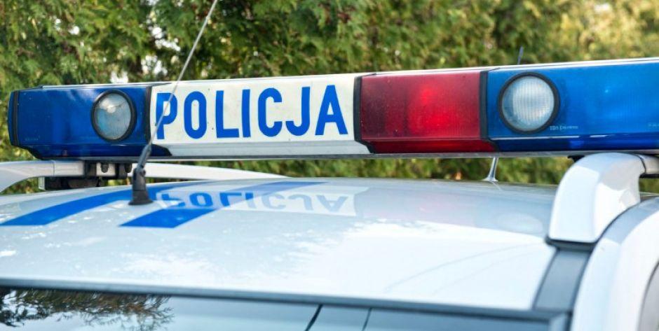 Sokołów Podlaski: 57-latka doprowadziła do uszkodzenia trzech samochodów i latarni