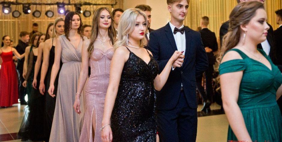 Ile trzeba wydać na studniówkę? 