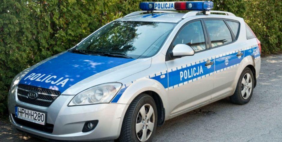 Gdy zobaczył radiowóz, zrobił w tył zwrot. Miał swoje powody