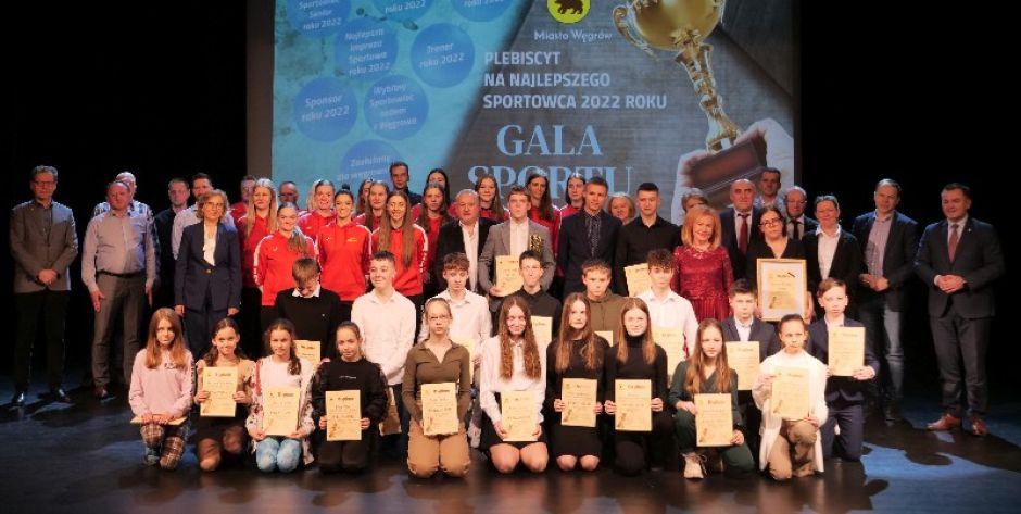 Gala Sportu w Węgrowie: Wyróżnienia dla najlepszych sportowców i trenerów
