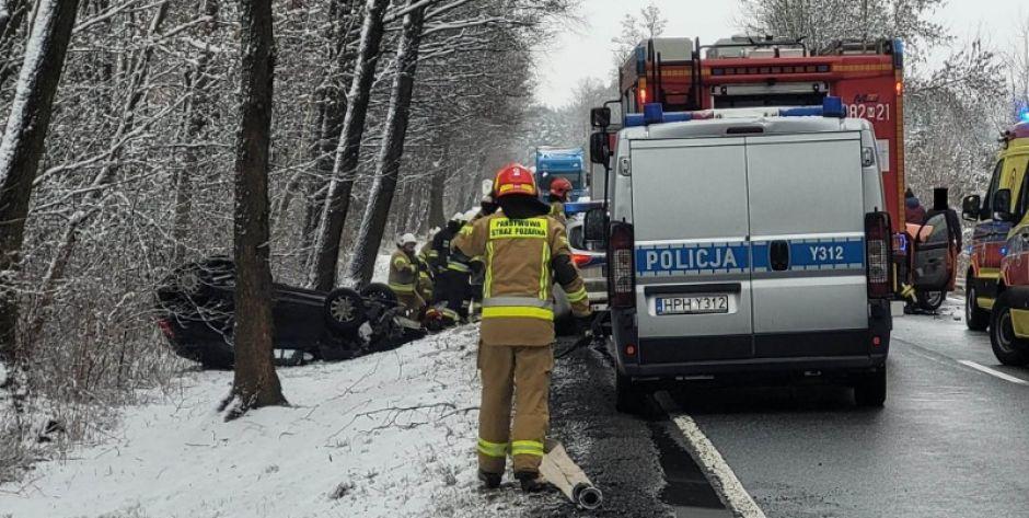 Wypadek w Mościbrodach. Kilka osób rannych. Aktualizacja