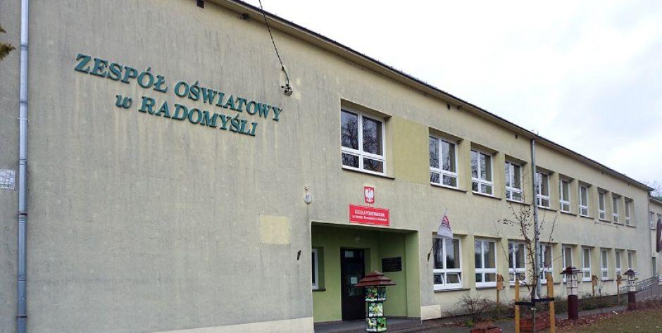 Radomyśl: Trzeba rozbudować szkołę, w której jest aż nadto miejsca...