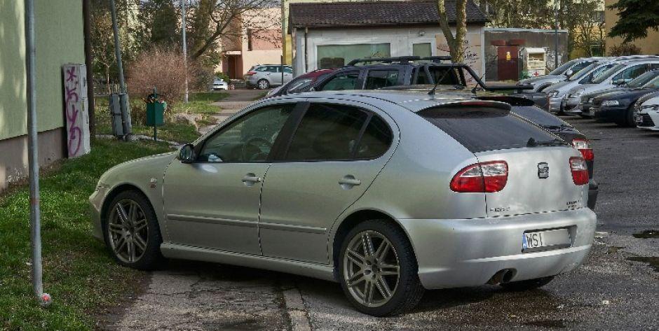 Mistrz parkowania na ul. Kurpiowskiej