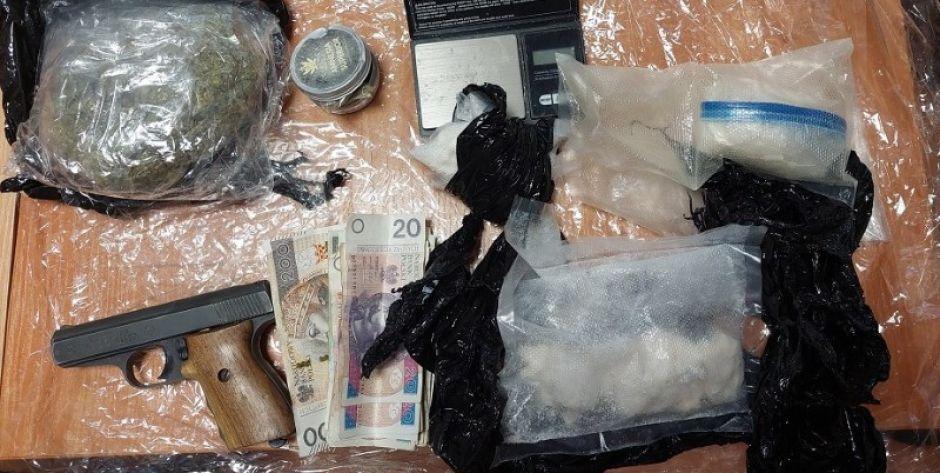 Marihuana, mefedron, amfetamina w domu 42-letniego mieszkańca Węgrowa
