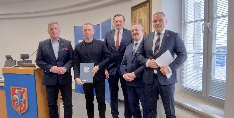 Siedleccy radni docenili rajdowca Macieja Grabowskiego