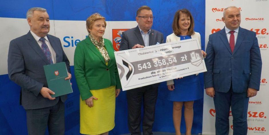  „Zajączek Wielkanocny” dla Siedlec na remont basenu Ósemki