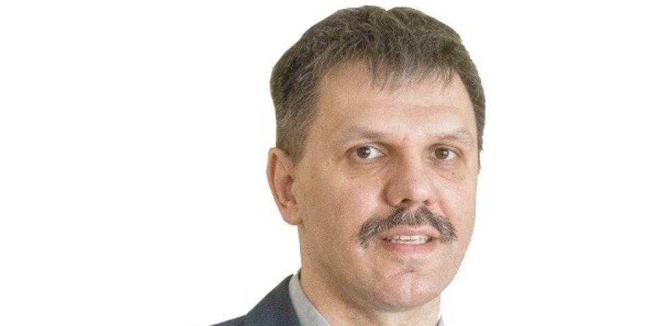 Sąsiaduje ze szkołą...Czy powinien naprawiać dziurawe ogrodzenie placówki?  