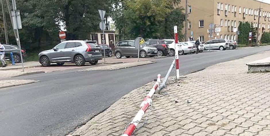 Palenie gumy przy Carrefourze