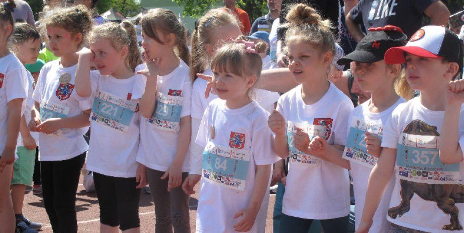 Zorganizowali maraton, by świętować 40-stkę i pomagać. Galeria zdjęć. 