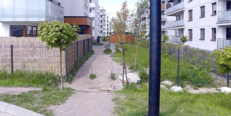 Osiedle Bitwy Warszawskiej w Siedlcach - Na skróty do centrum handlowego