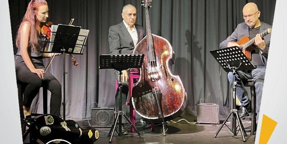 Chopin na strunach w aranżacjach jazzowych