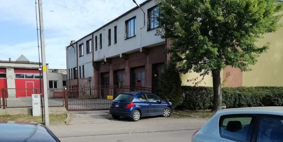 Węgrów: Strażacy apelują - Nie zastawiajcie bramy wjazdowej do remizy! 