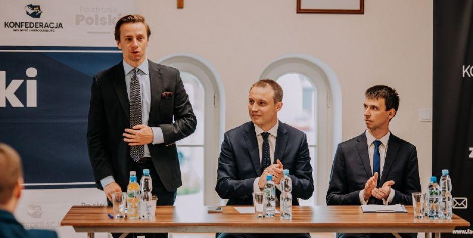 Lider Konfederacji Krzysztof Bosak w Łochowie