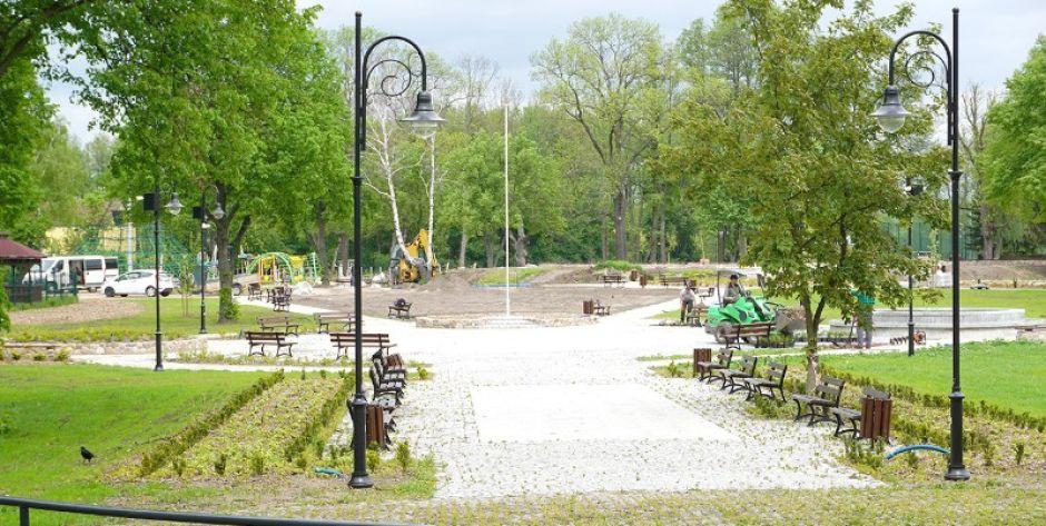 Końca rewitalizacji parku nie widać