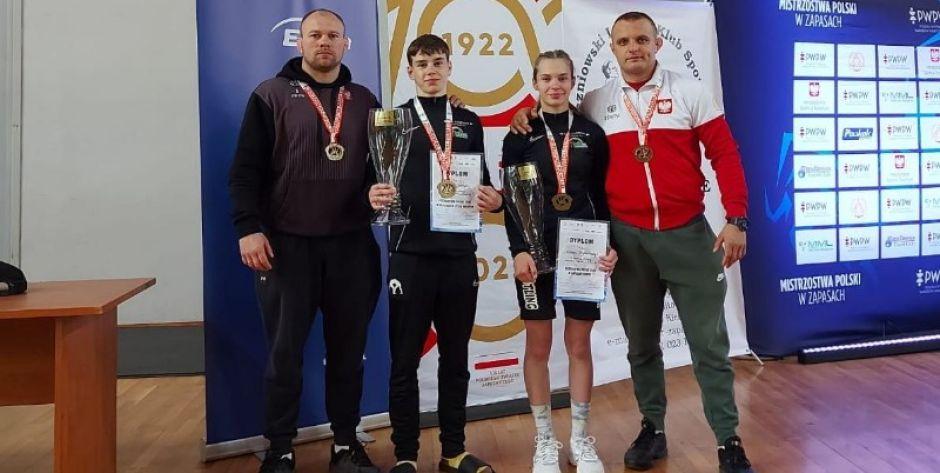 Zapaśnicy WLKS Nowe Iganie złoceni w Kielcach