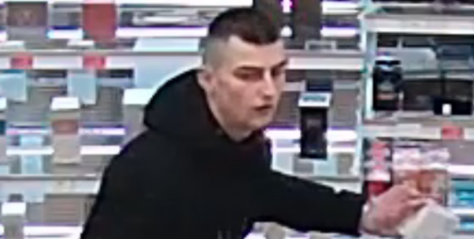 Uznał, że chłopaki nie płacą - Policja szuka złodzieja perfum