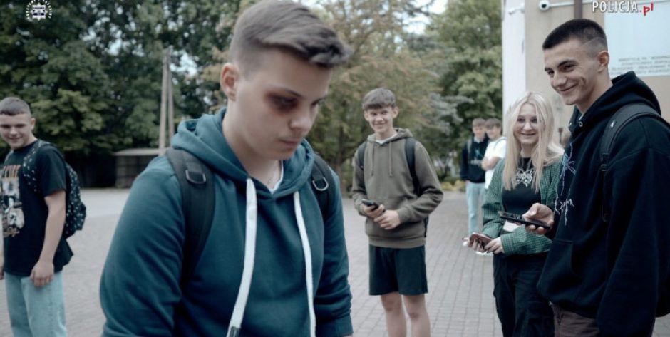 Przemoc rówieśnicza-obejrzyj spot profilaktyczny stworzony przez KPP Garwolin, KGP i licealistów z Żelechowa