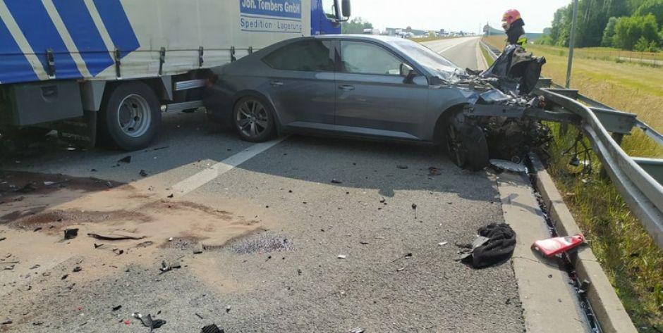 Wypadek na A2. Życia poszkodowanej nie udało się uratować (AKTUALIZACJA)
