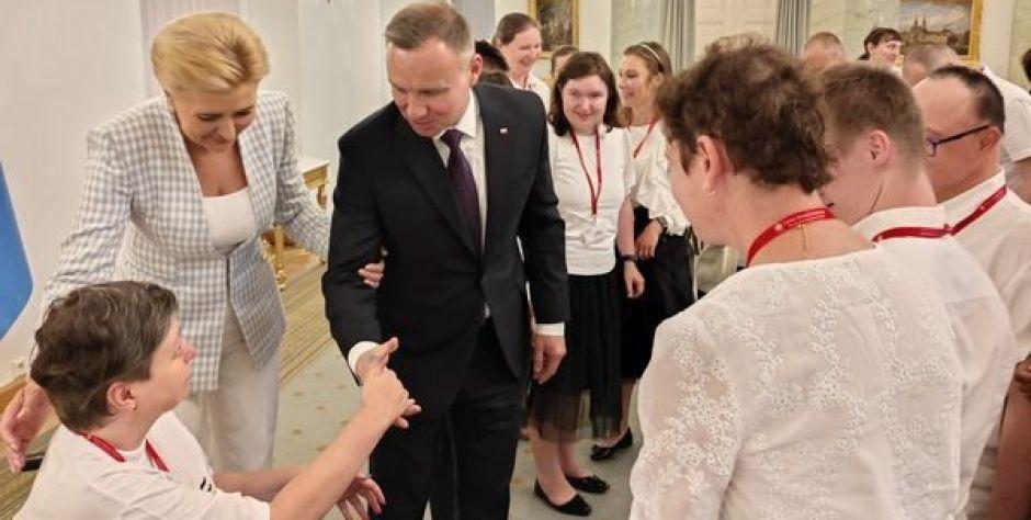 Uczestnicy Warsztatów Terapii Zajęciowej Caritas Diecezji Siedleckiej w Pałacu Prezydenckim