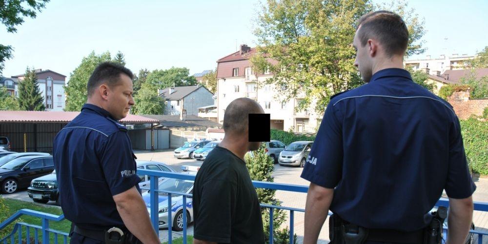 Groził nożem