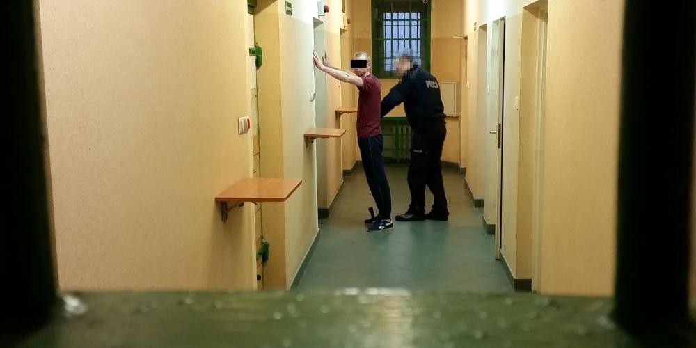 Pijany uciekł do lasu