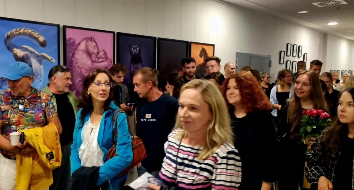 Studenci Wydziału Sztuki siedleckiego uniwersytetu pokazali, co potrafią. Wernisaż był sukcesem!