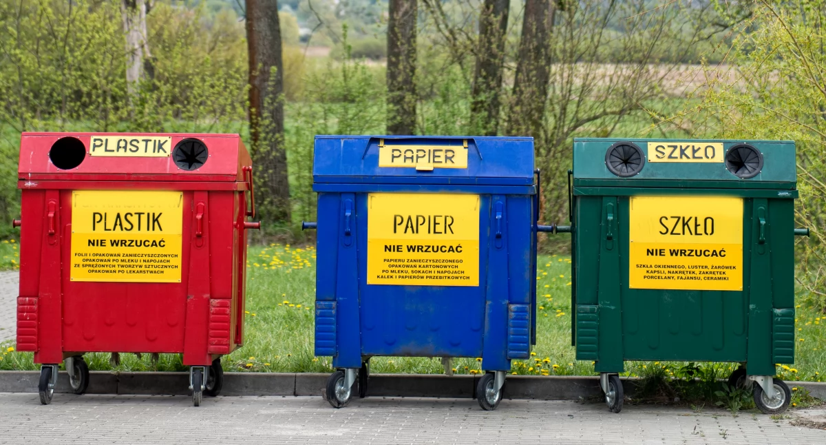 Z żółtego worka do recyklingu. Co dzieje się z odpadami po odbiorze? Mińsk Mazowiecki pokazuje to na filmie edukacyjnym