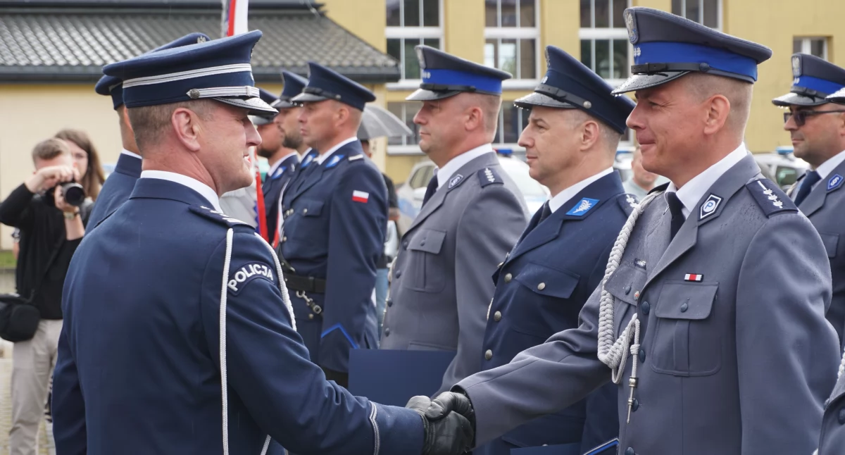 Święto Policji w Węgrowie. Medale, awanse, podziękowania