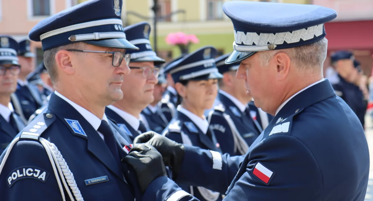Komendant siedleckiej policji ze złota odznaką Zasłużony Policjant