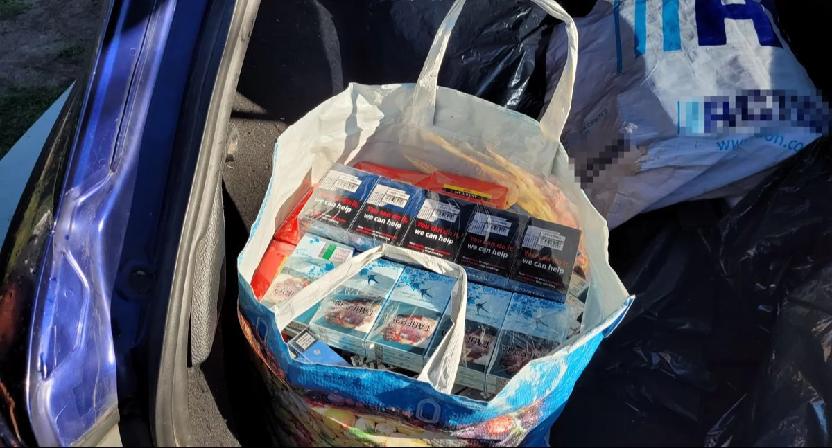 Łuków: 62-latka i prawie 1000 paczek nielegalnych papierosów